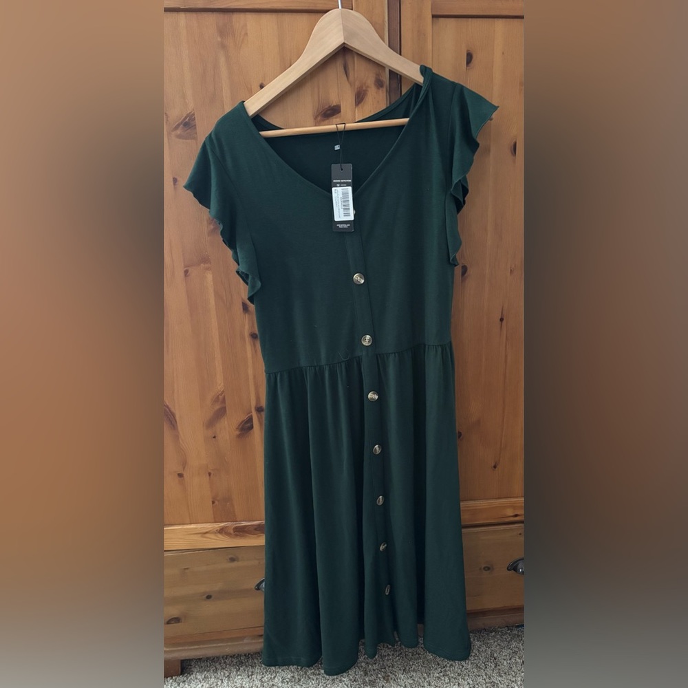 NWT. Elegant Green Button-Down Dress.